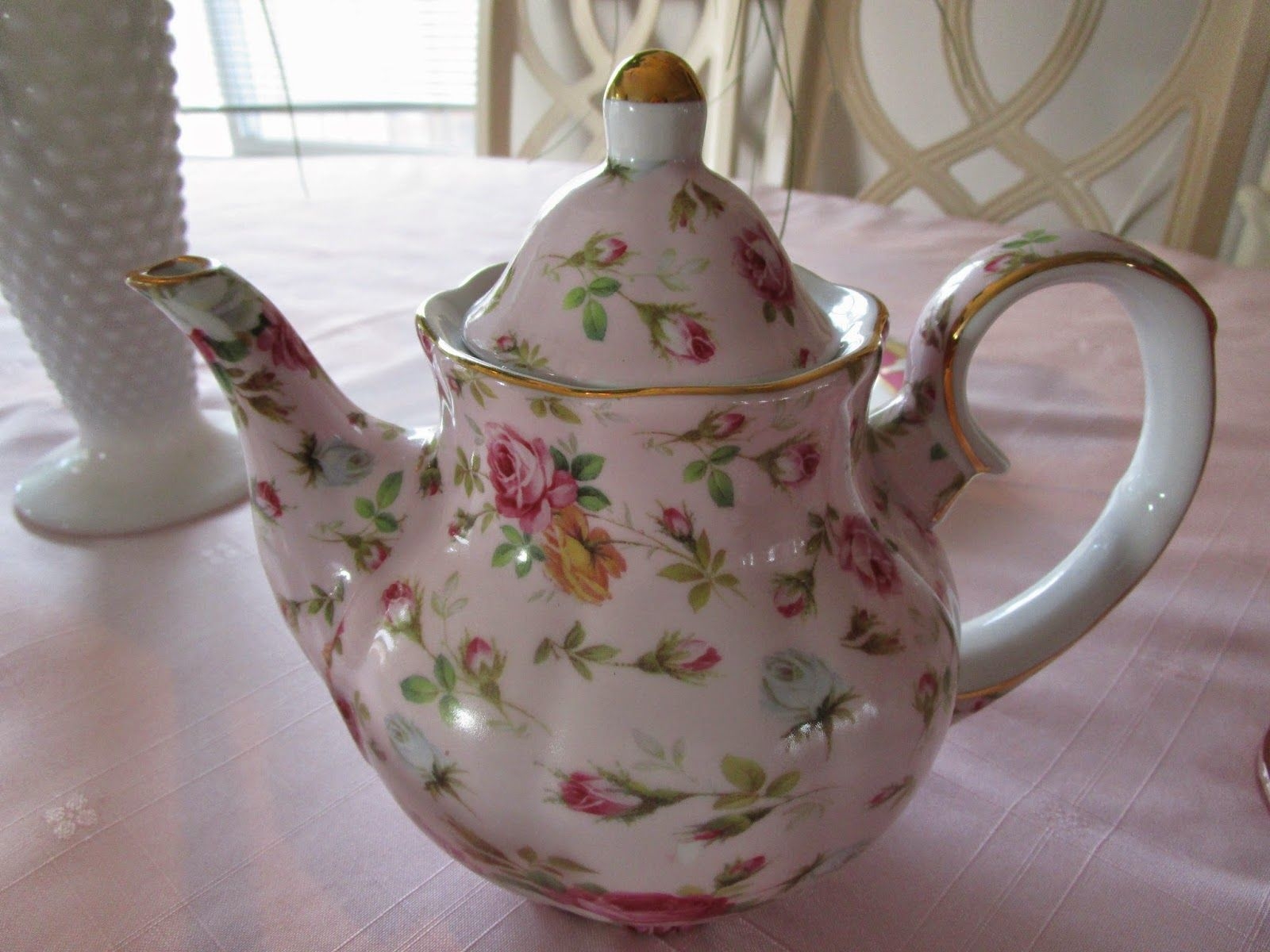 Hot pink tea kettle 28