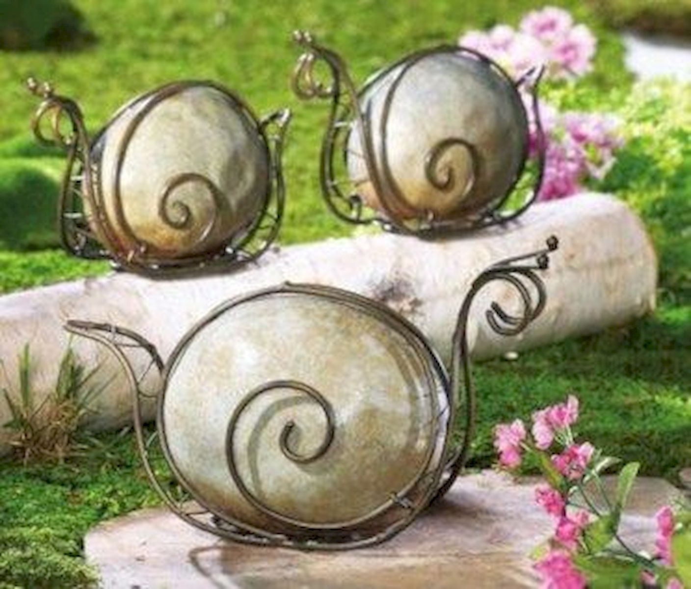 Outdoor lawn ornaments