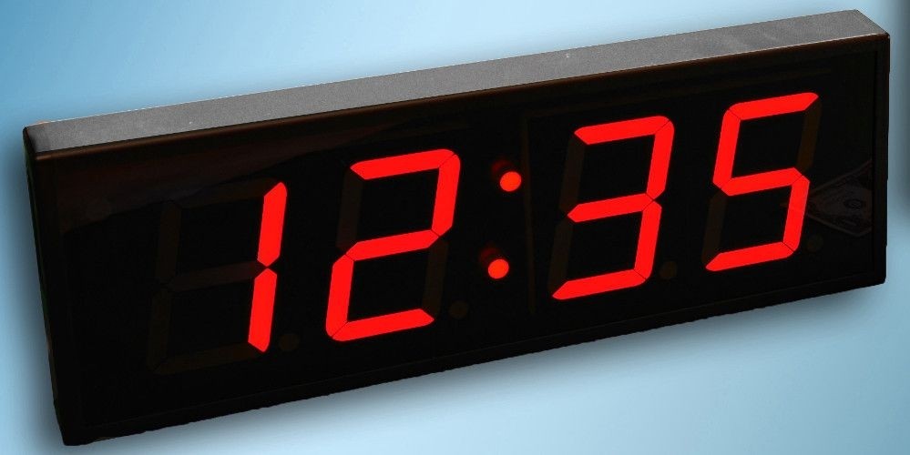 Часы секундомер настенные. Электронные часы в 21:00. Laser led Clock for Wall. Электронные часы лепятся на окошко. Big display.