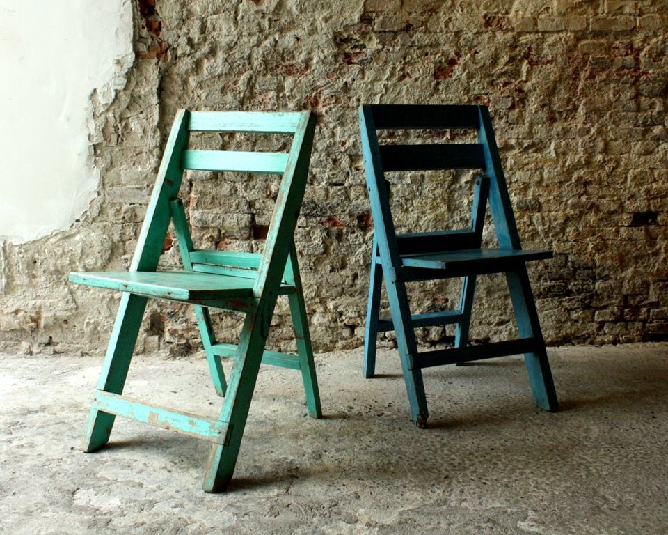 Vintage wooden folding chairs 2