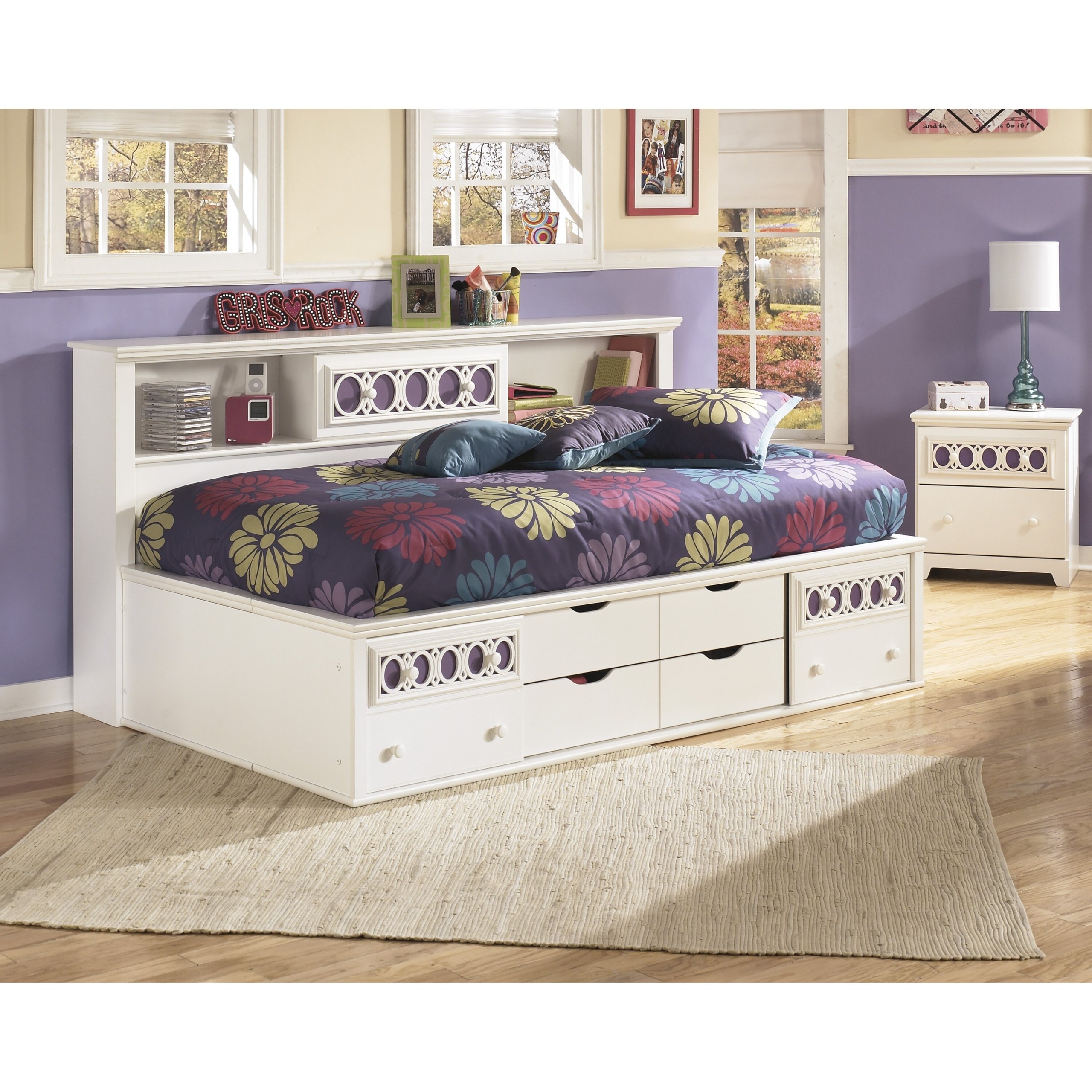 Ashley Zayley White Storage Full Size Bed