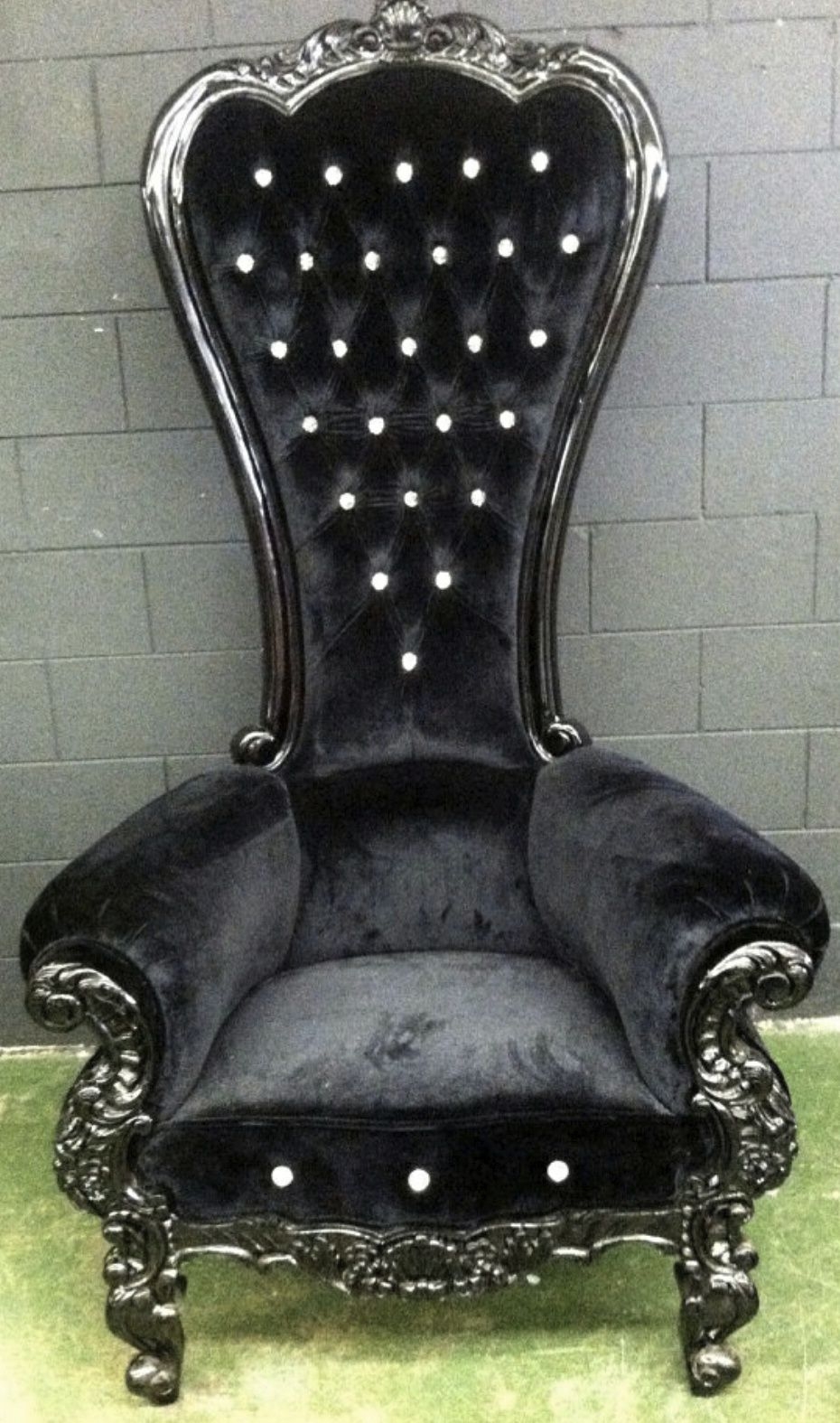 Black on black high back queens throne
