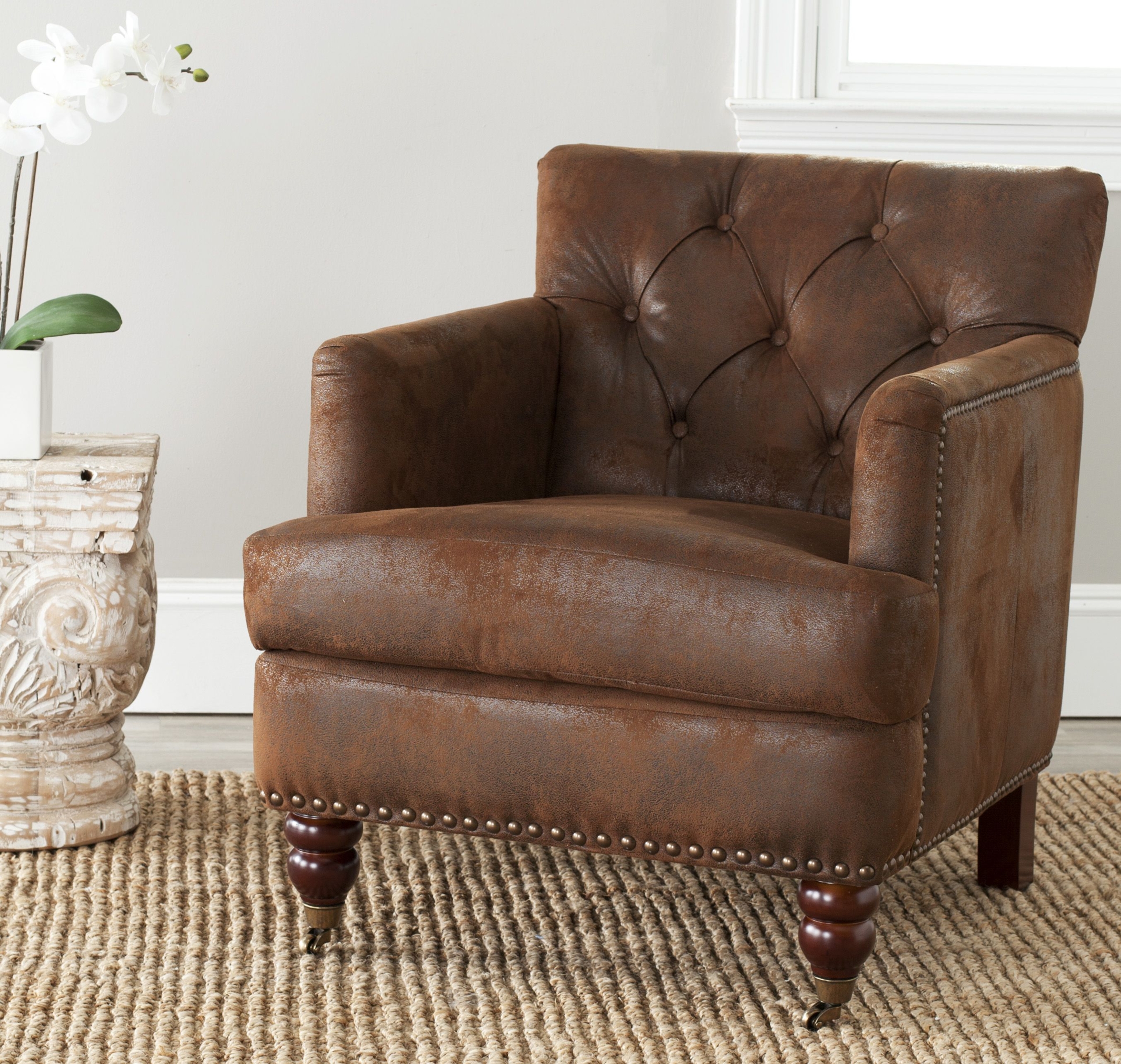 Safavieh manchester antiqued brown club chair