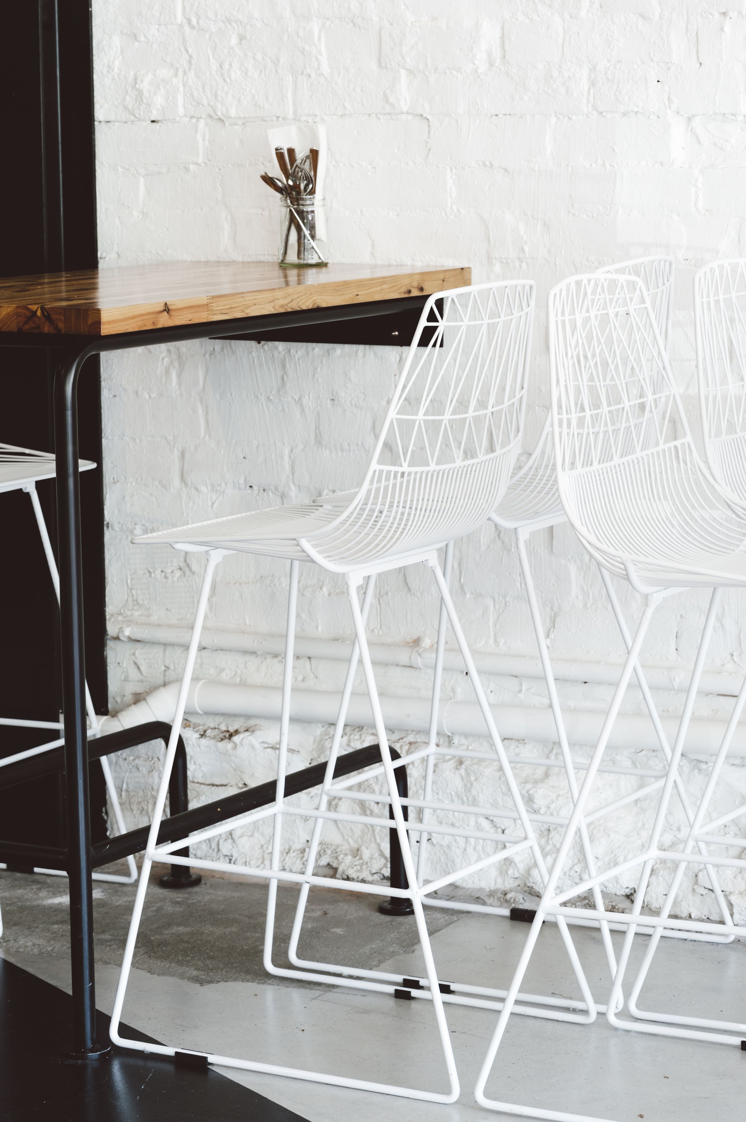 Wire bar stools 1