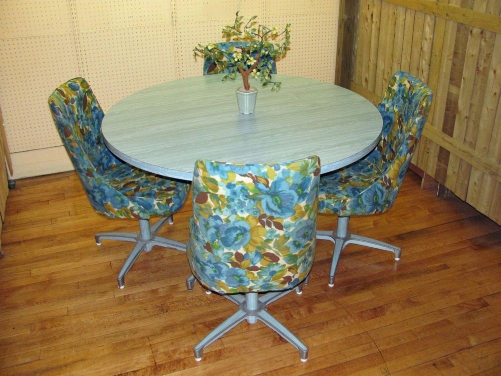 Chromcraft 69 Blue Woodgrain Laminate Dining Room Table W 4 Floral Chairs