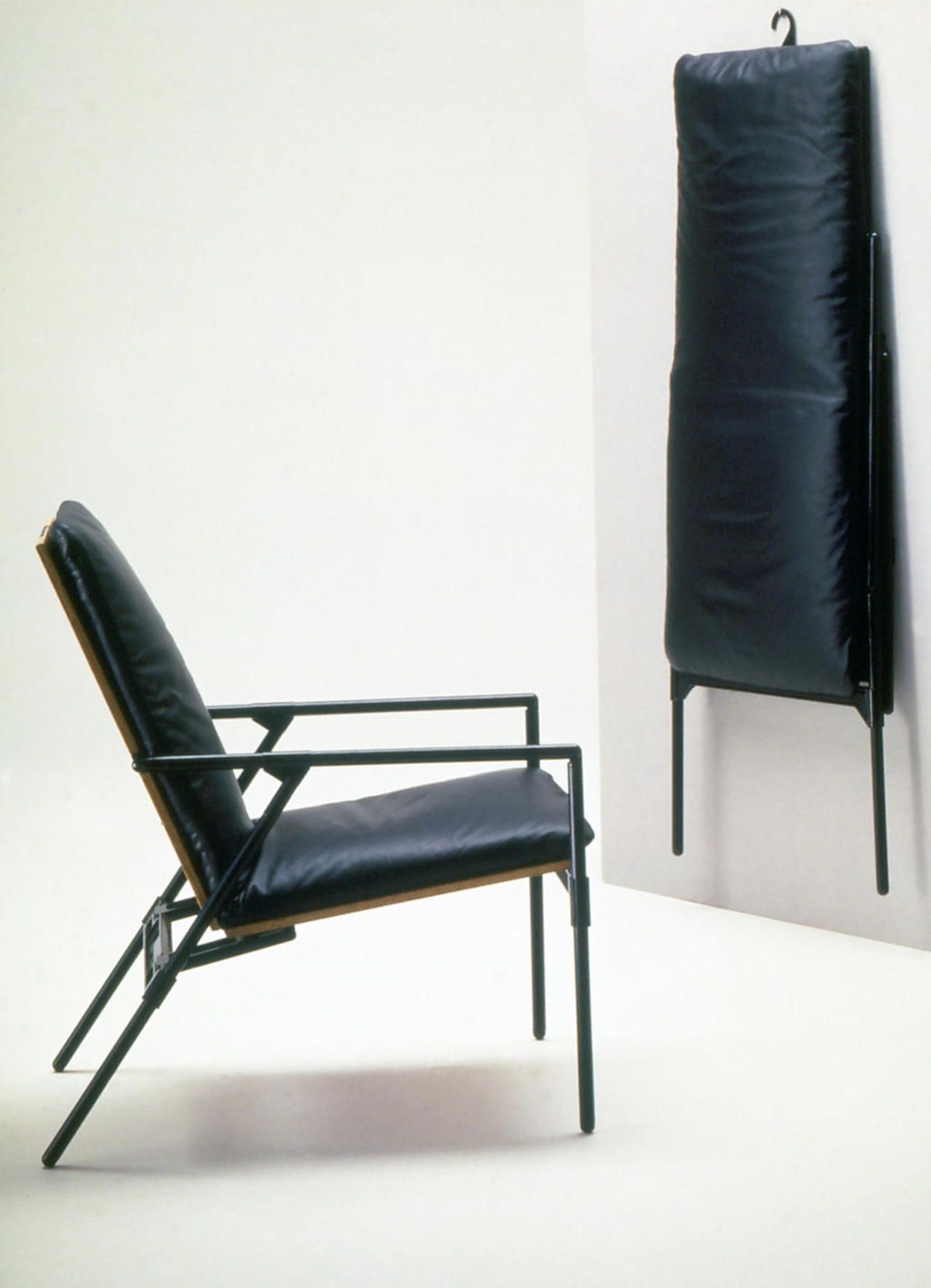 Folding armchairs