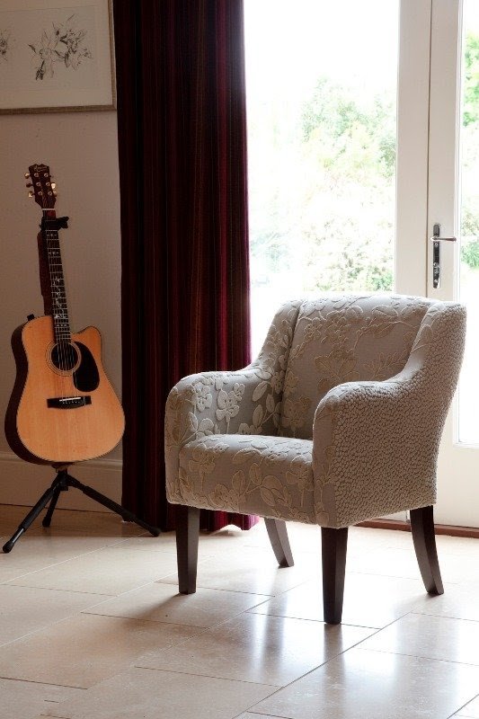 Small upholstered armchair 1