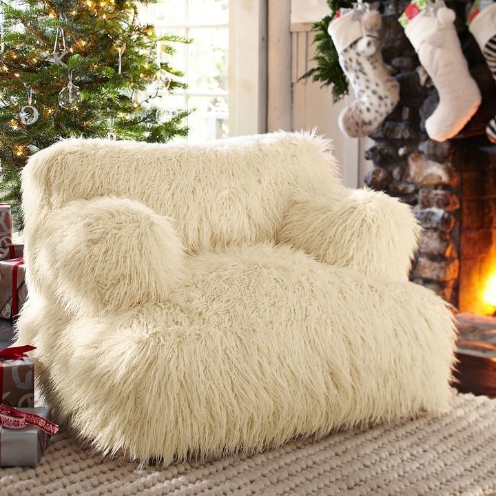 Fluffy chair for discount room