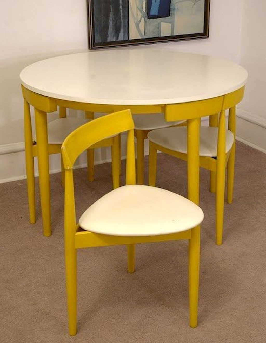 Dinette tables for small spaces