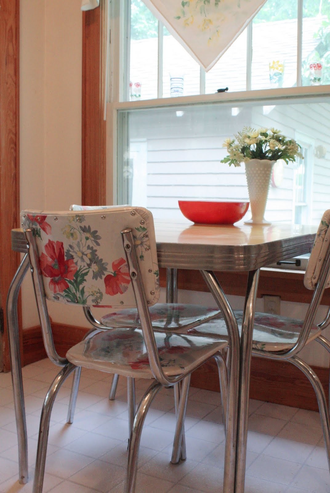 Retro Kitchen Chairs Ideas On Foter   Retro Chairs 