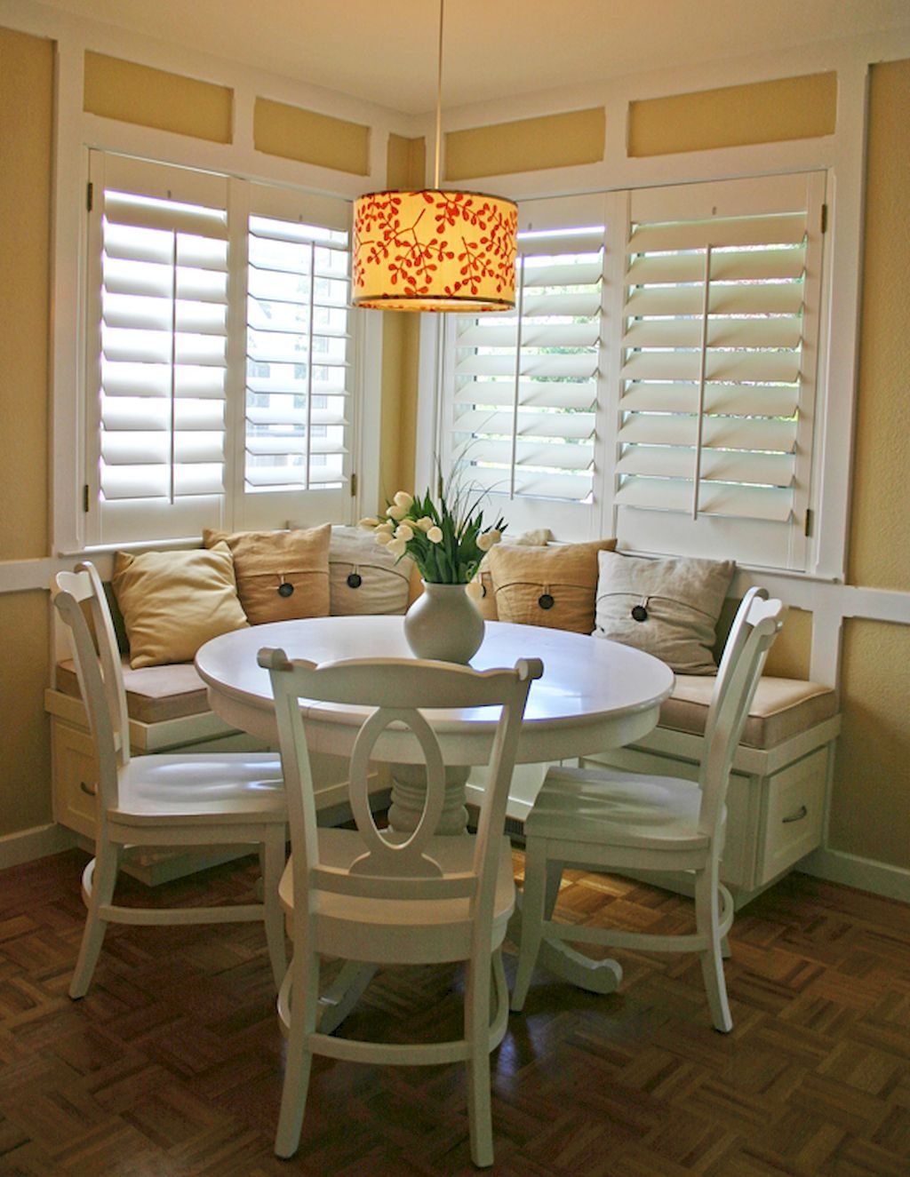 Kitchen Nook Ideas With Round Table