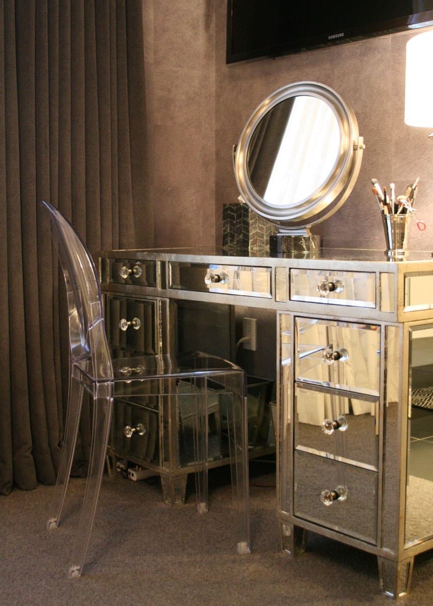 Vanity desk with mirror and lights