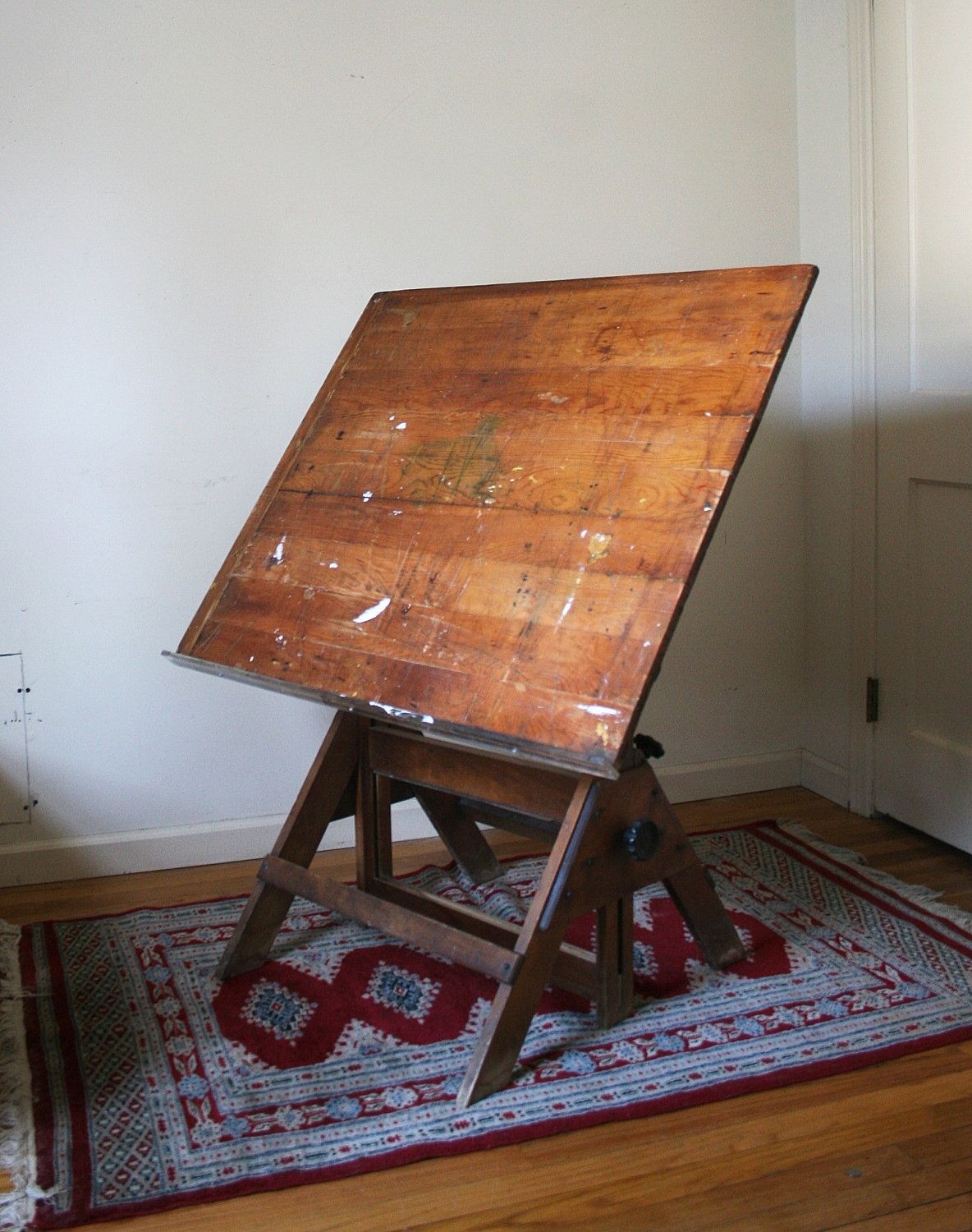 Wood drawing table