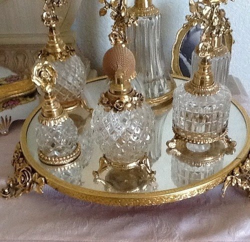 Matson gold roses round vanity tray 1950s vintage