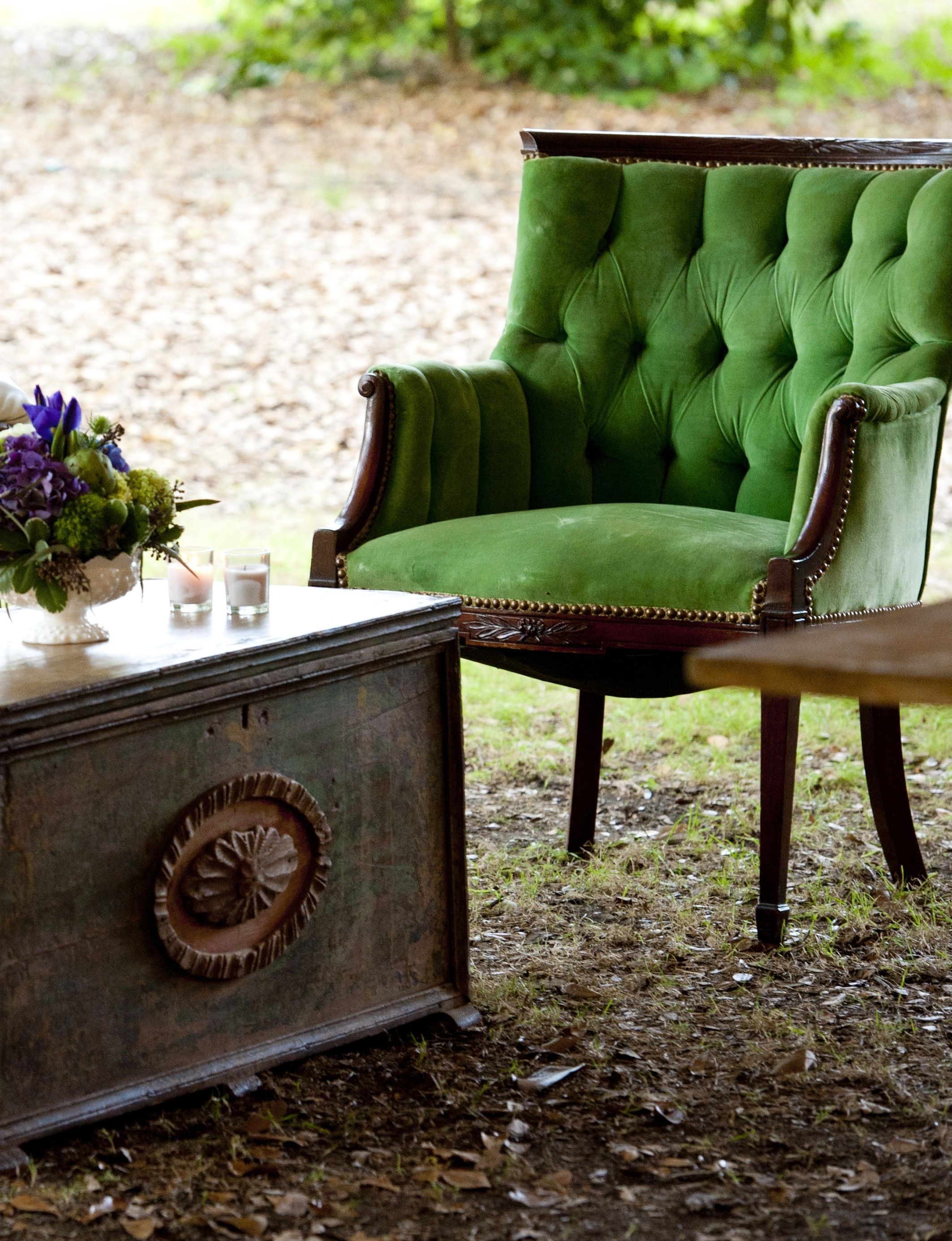 Small green velvet discount chair