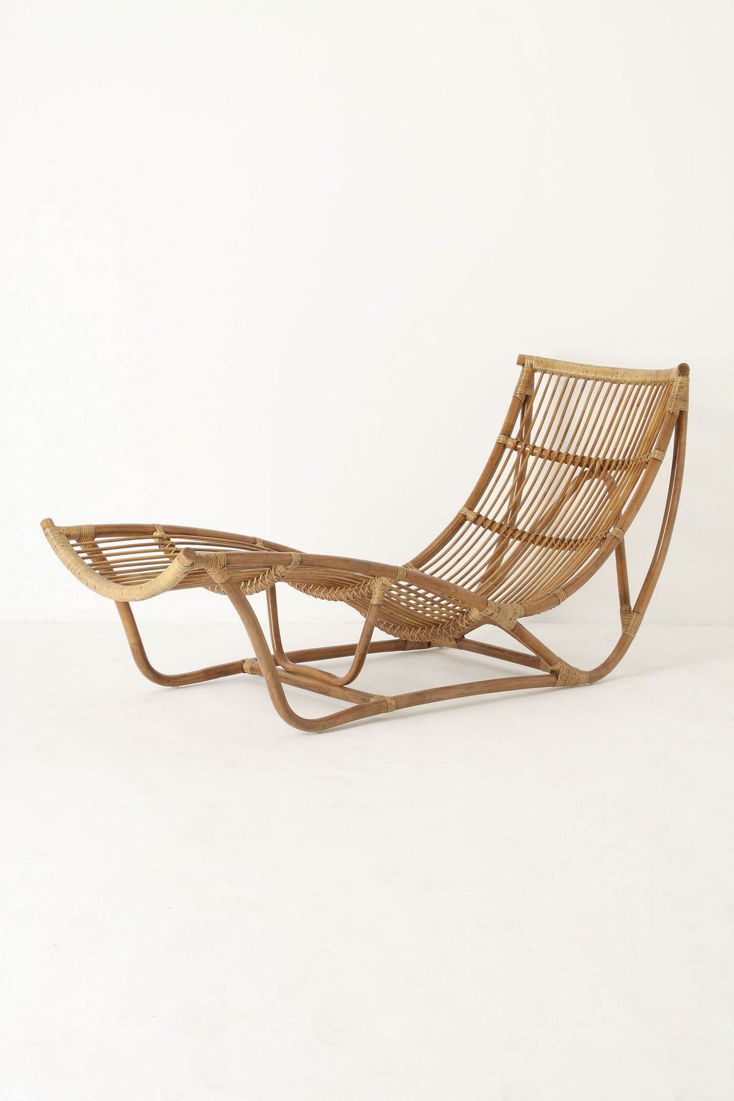 Rattan chaise