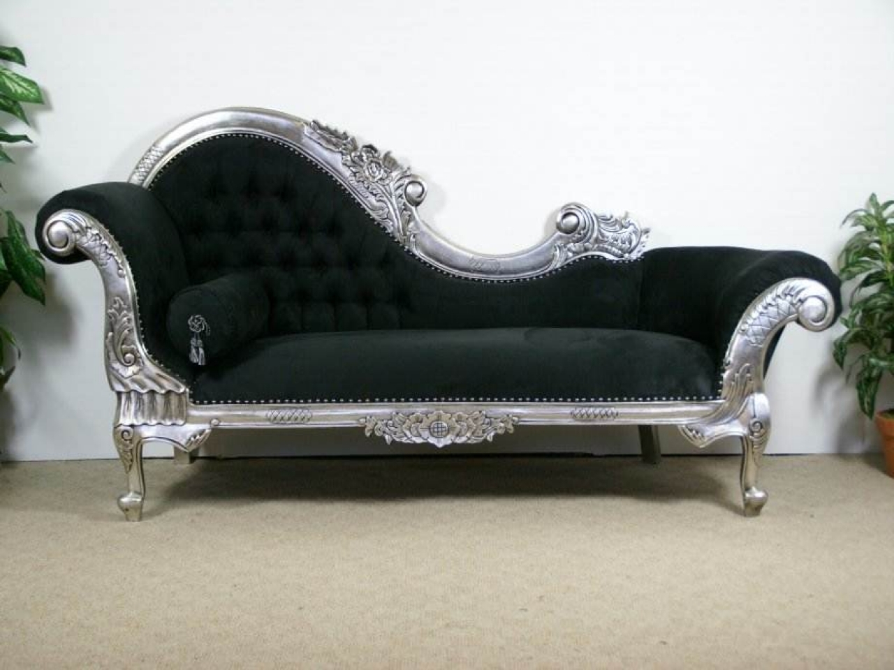 Vintage chaise lounge