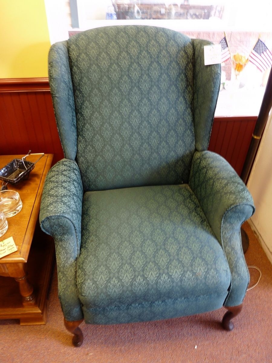 Wing back recliner 2