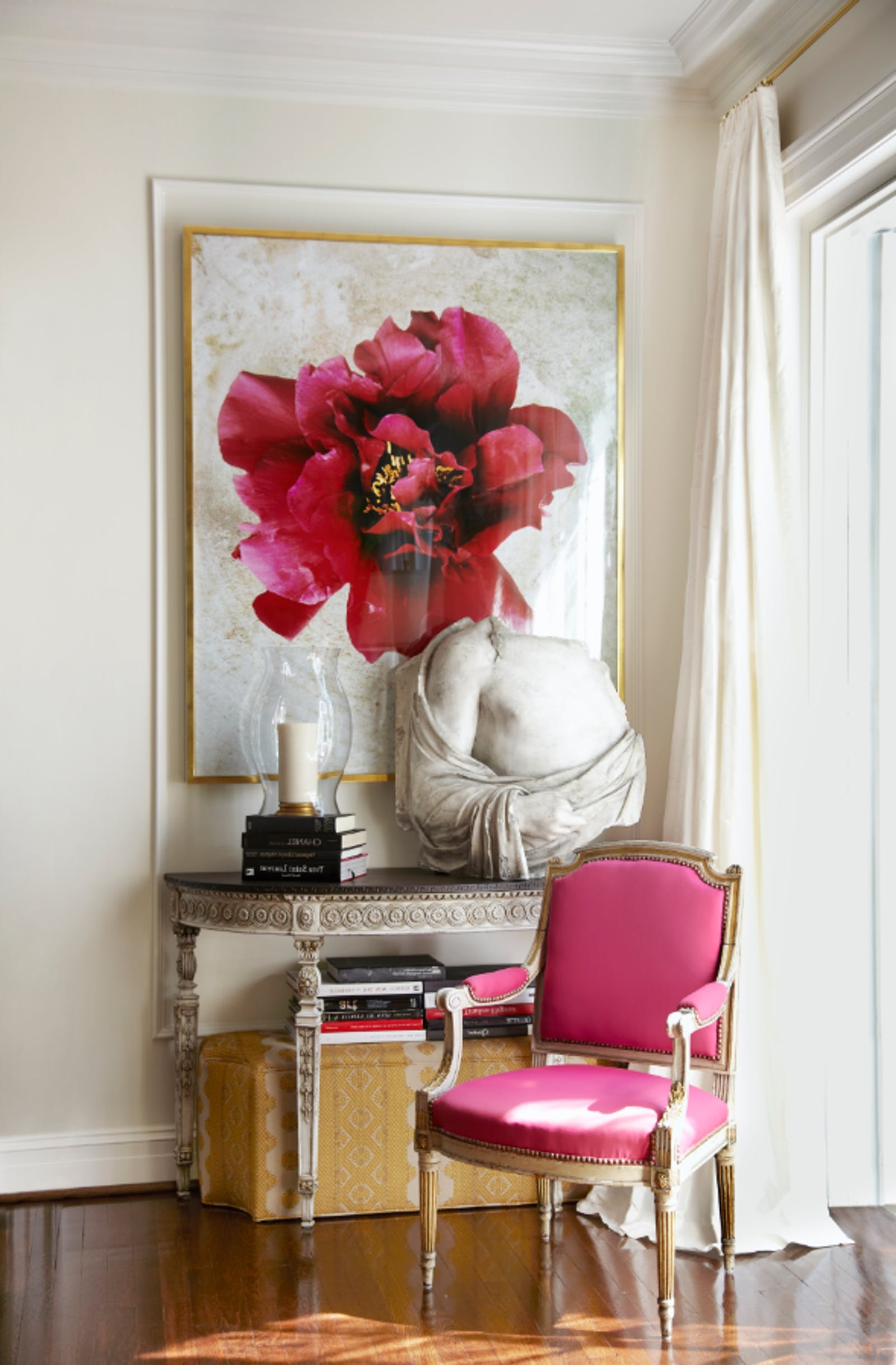Hot pink accent chair 1