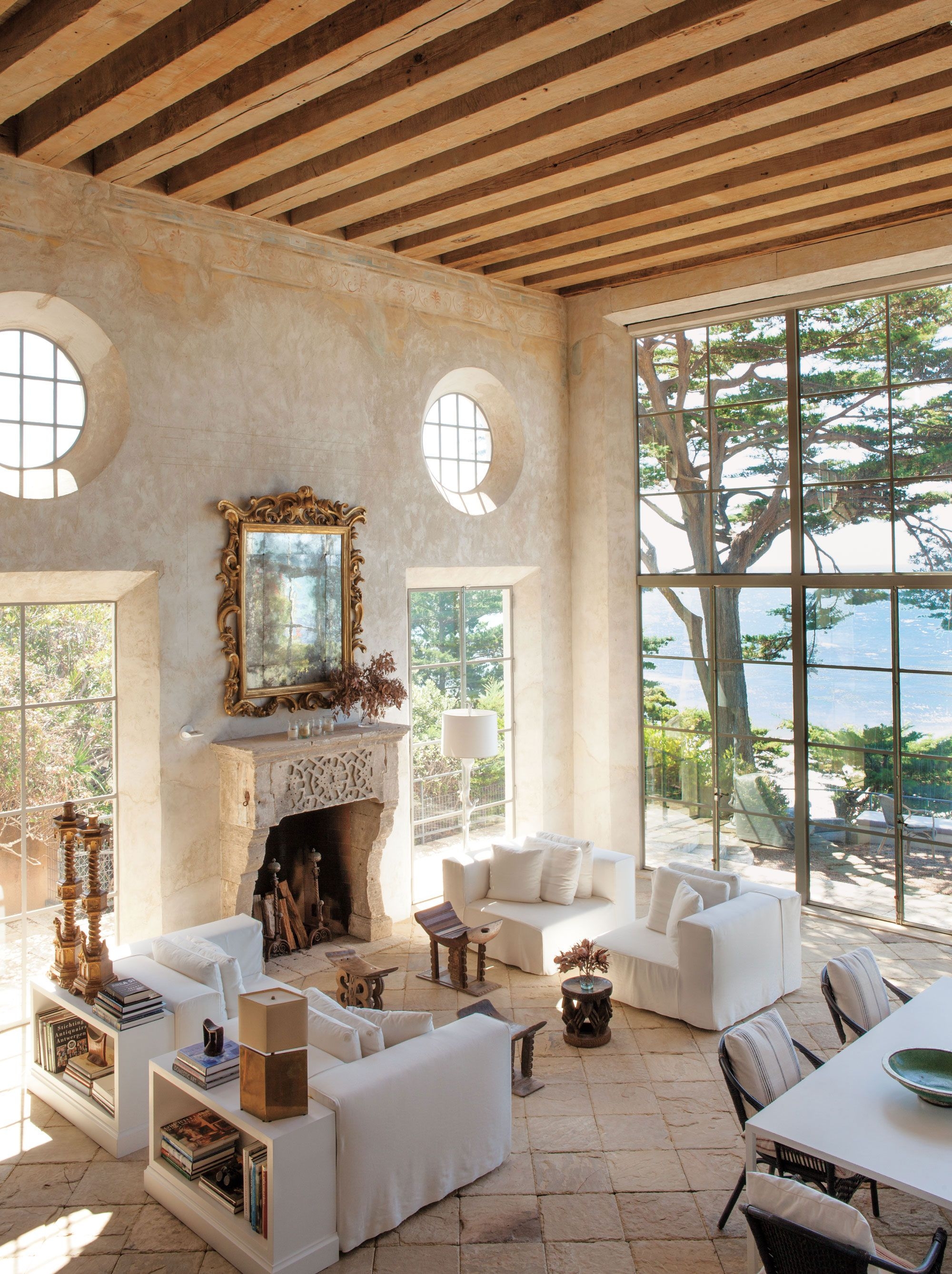 Mediterranean decor living room