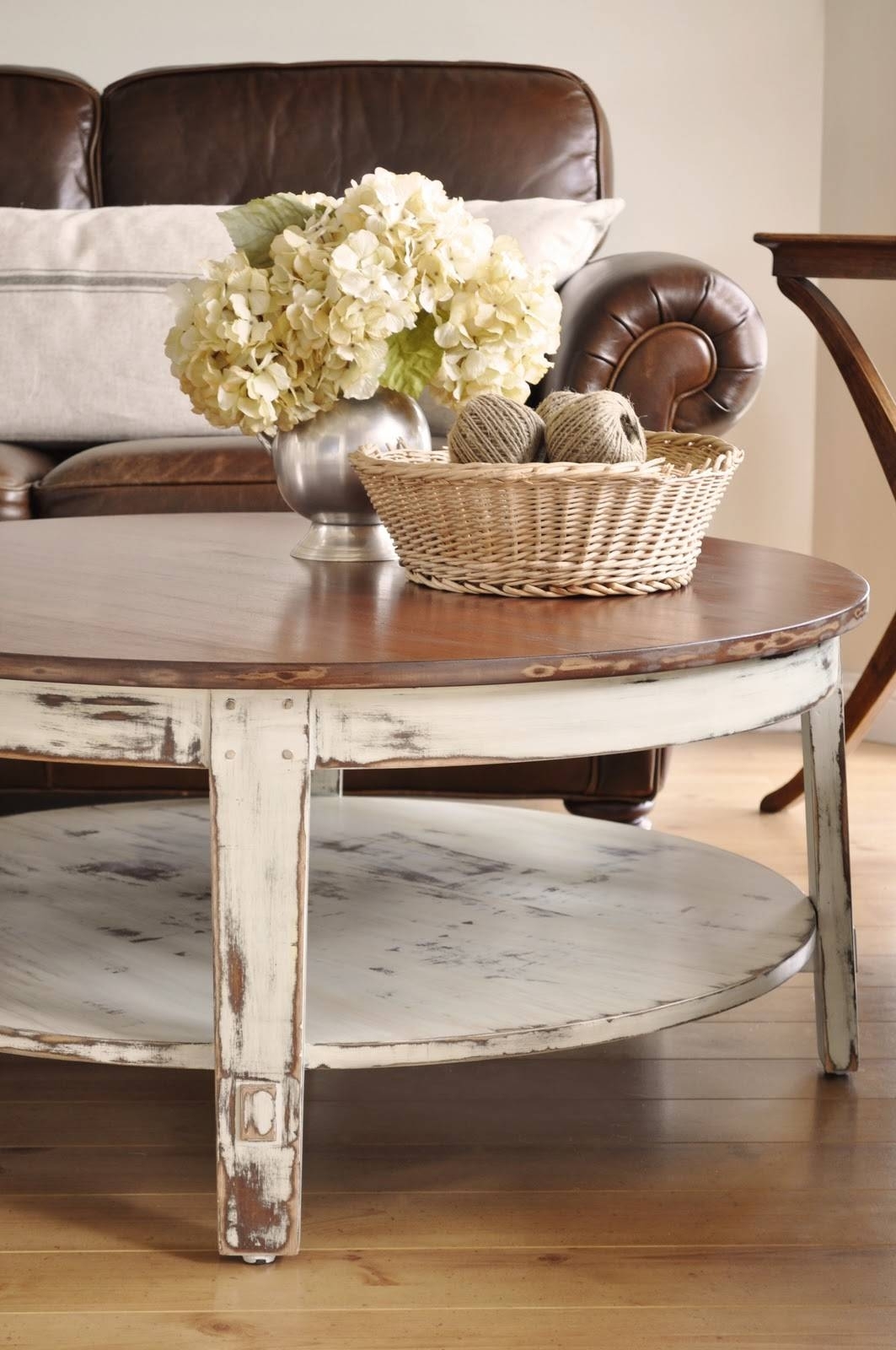 Shabby chic round coffee outlet table