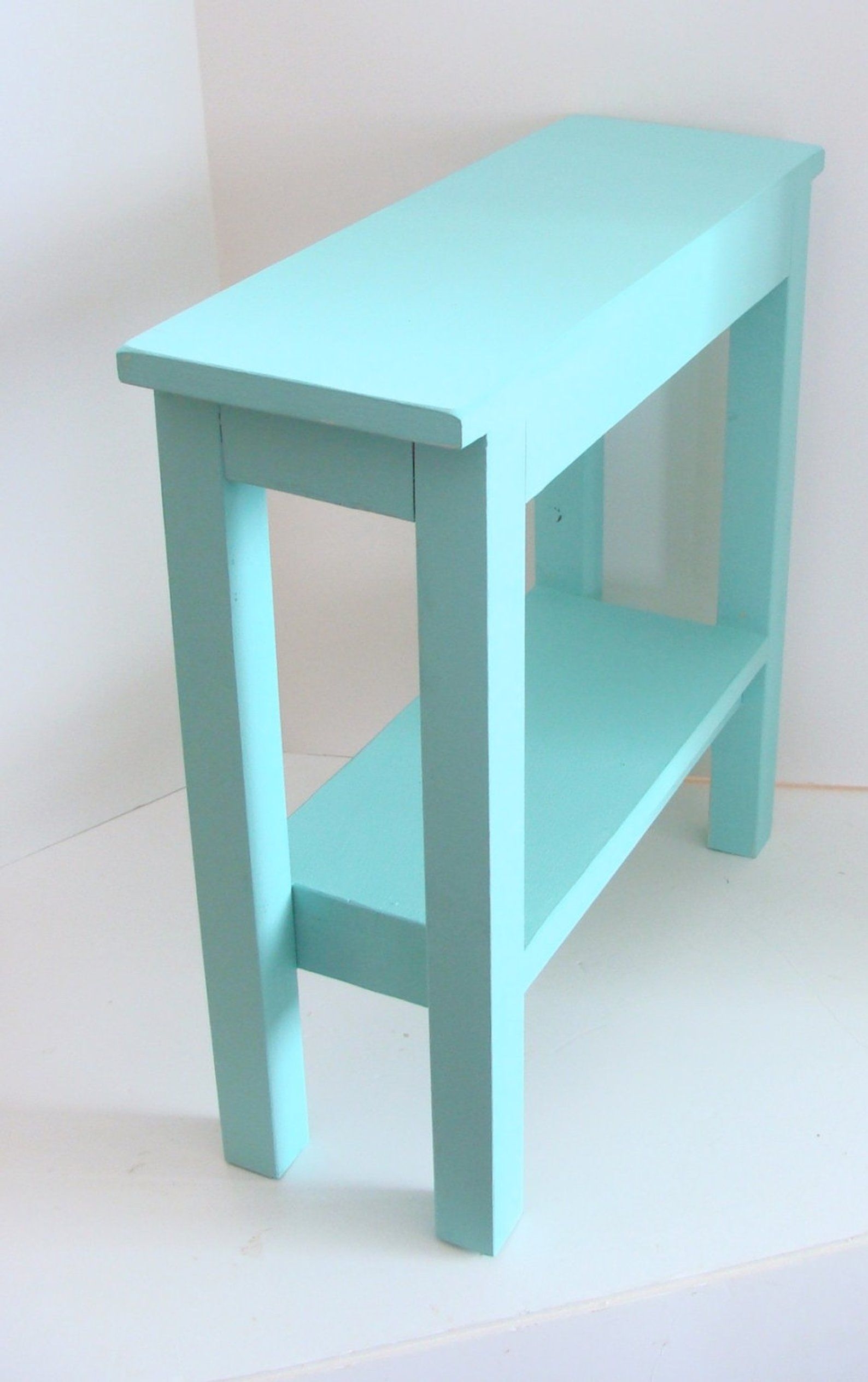 Super thin shop side table