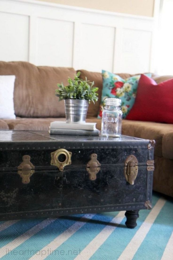 How to turn a trunk into a coffee table
