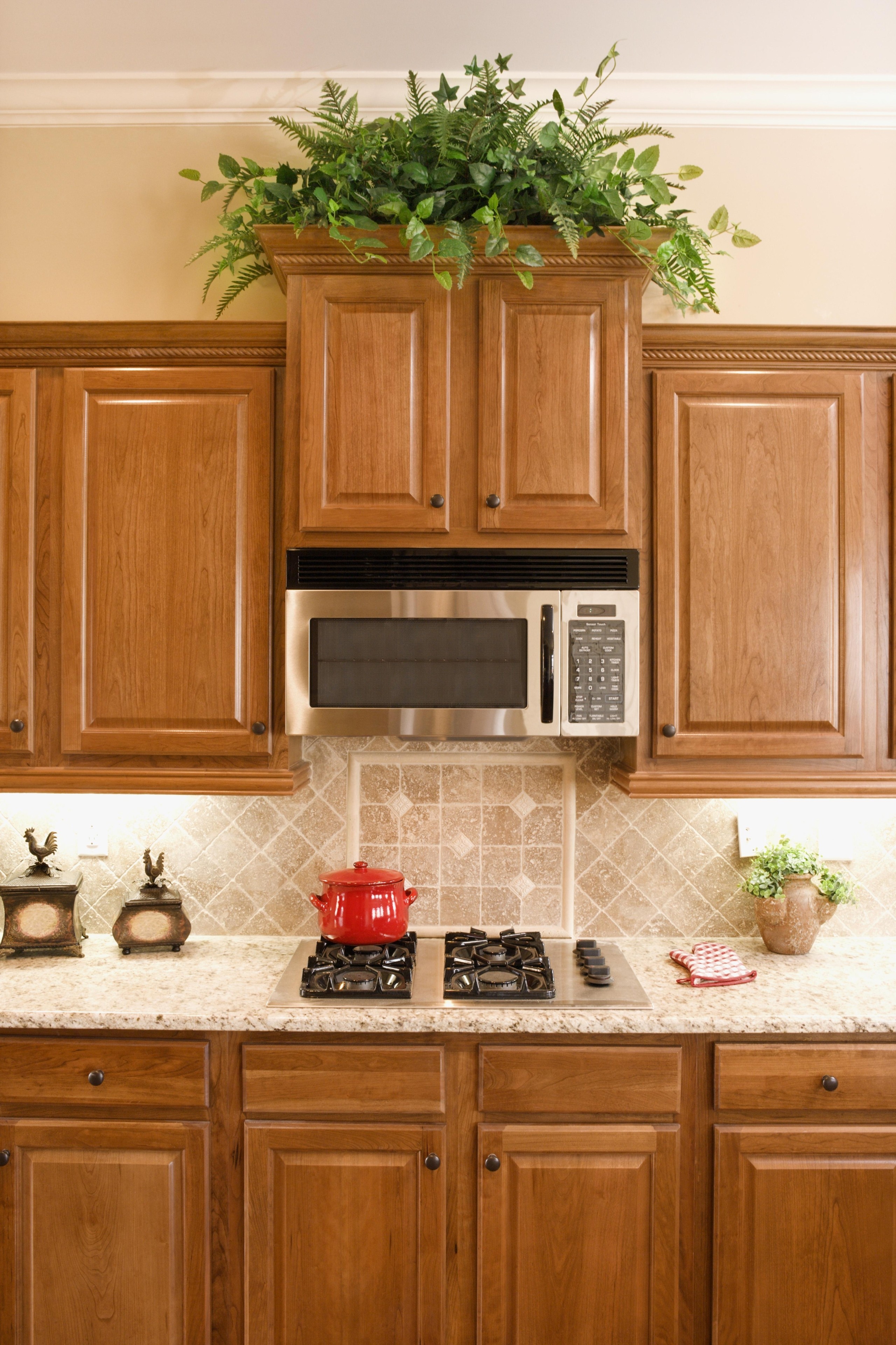 Light Oak Cabinets With Granite