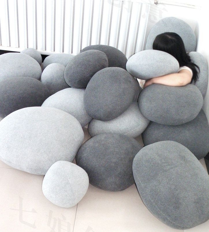 Set of 6 pebble stone pillows beige or