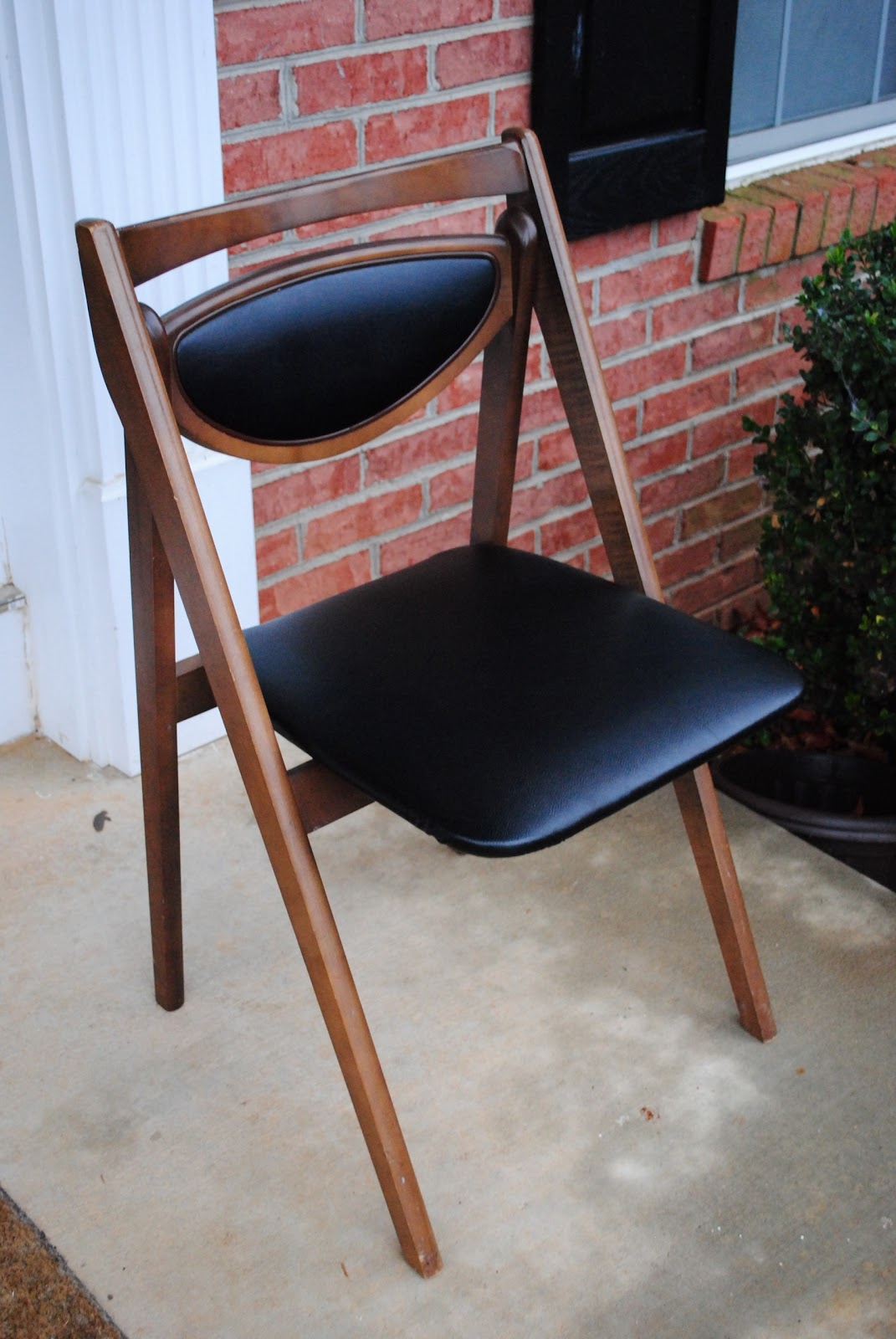 Stakmore folding chairs