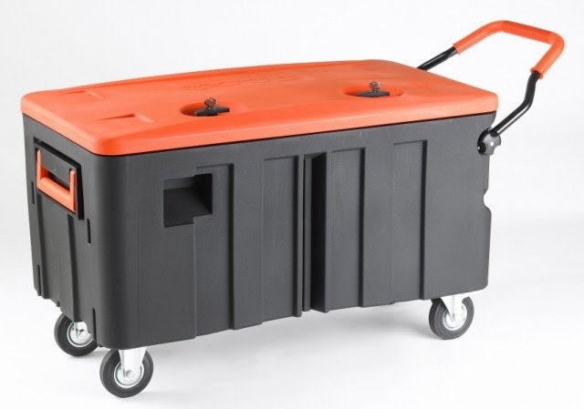 Storage trunk clearance with wheels