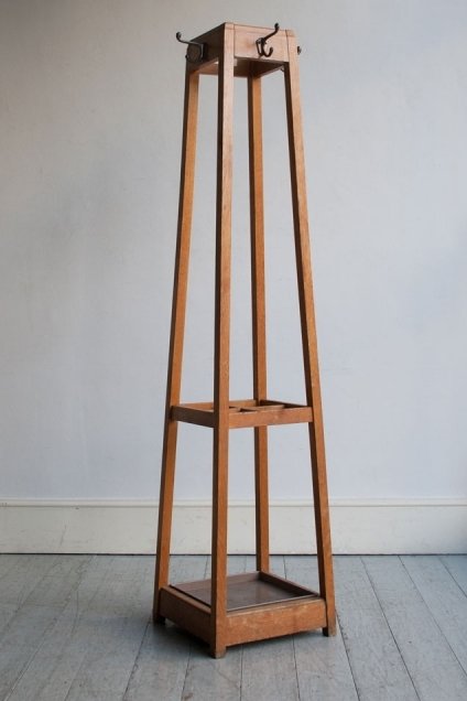 oak coat tree stand