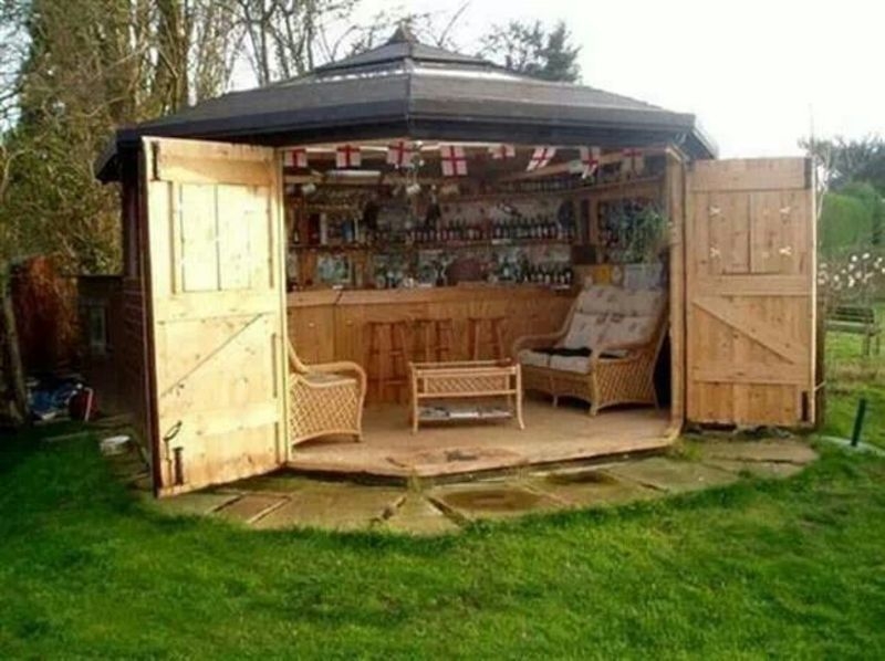 Outdoor home bars