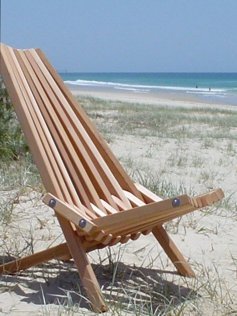Western red cedar folding outdoor chair