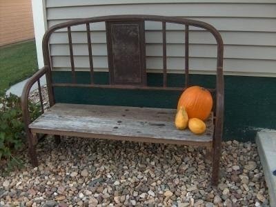 How to make a garden bench from a pallet