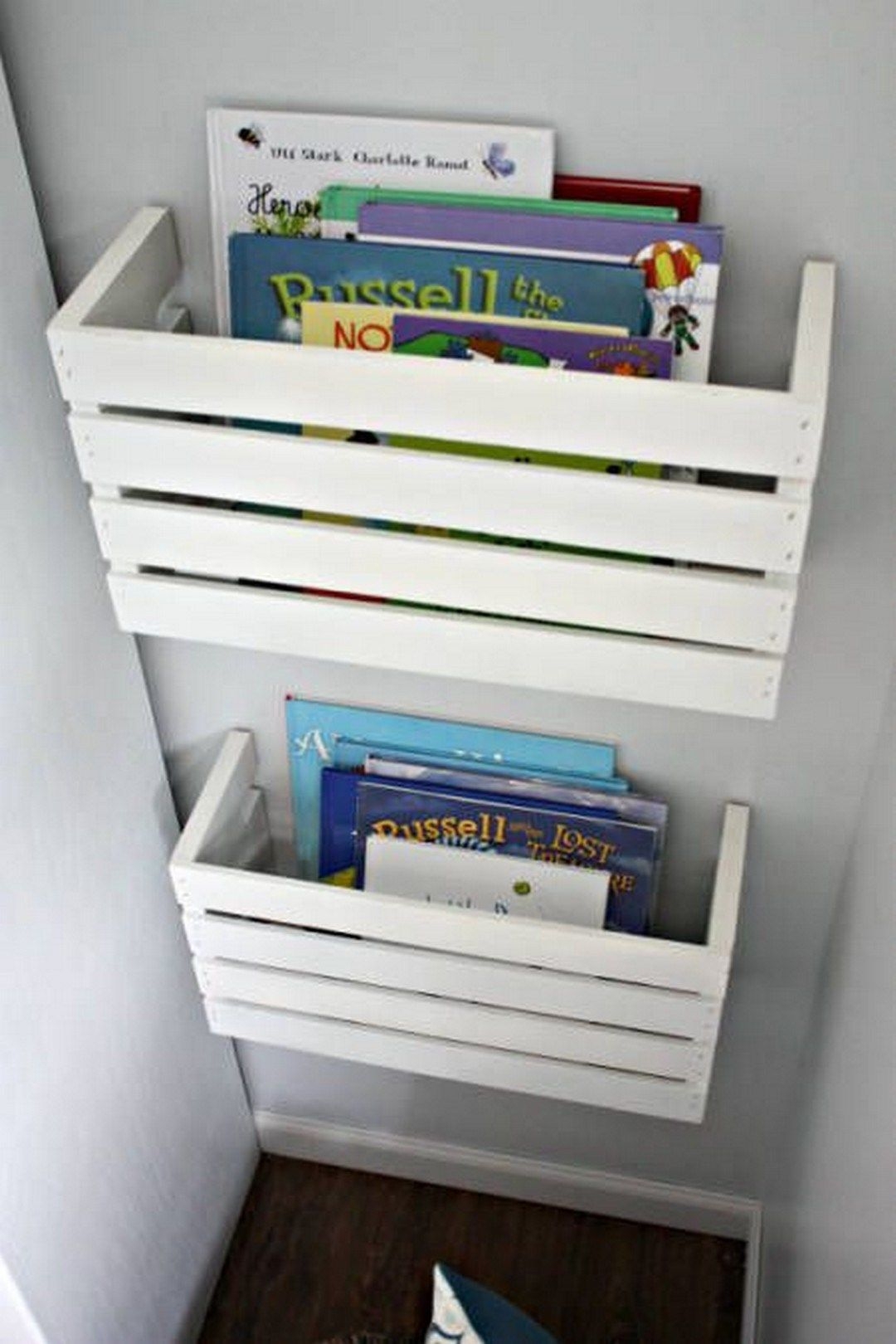 Pallet book rack
