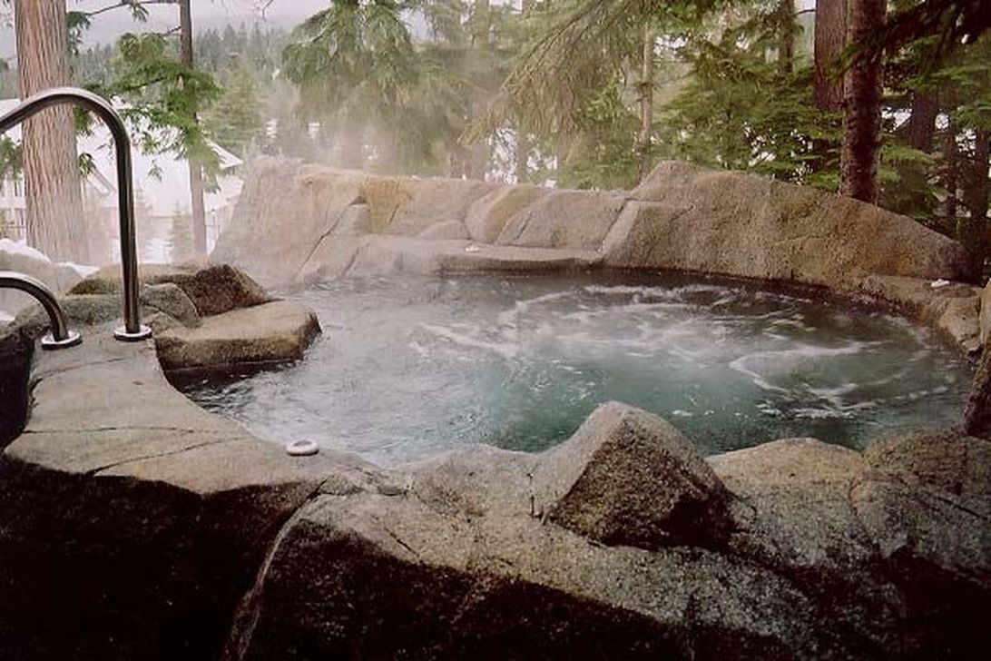 Pool with jacuzzi
