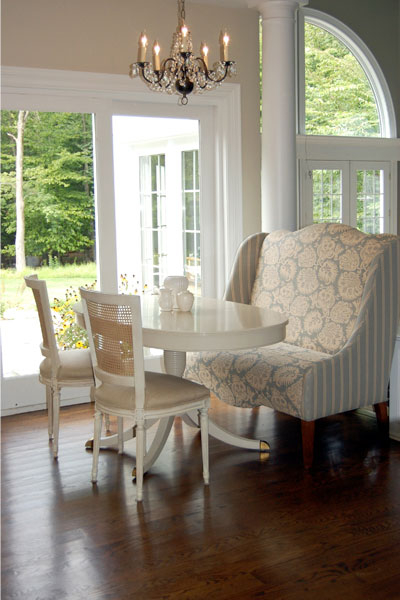 Upholstered dining room bench with back