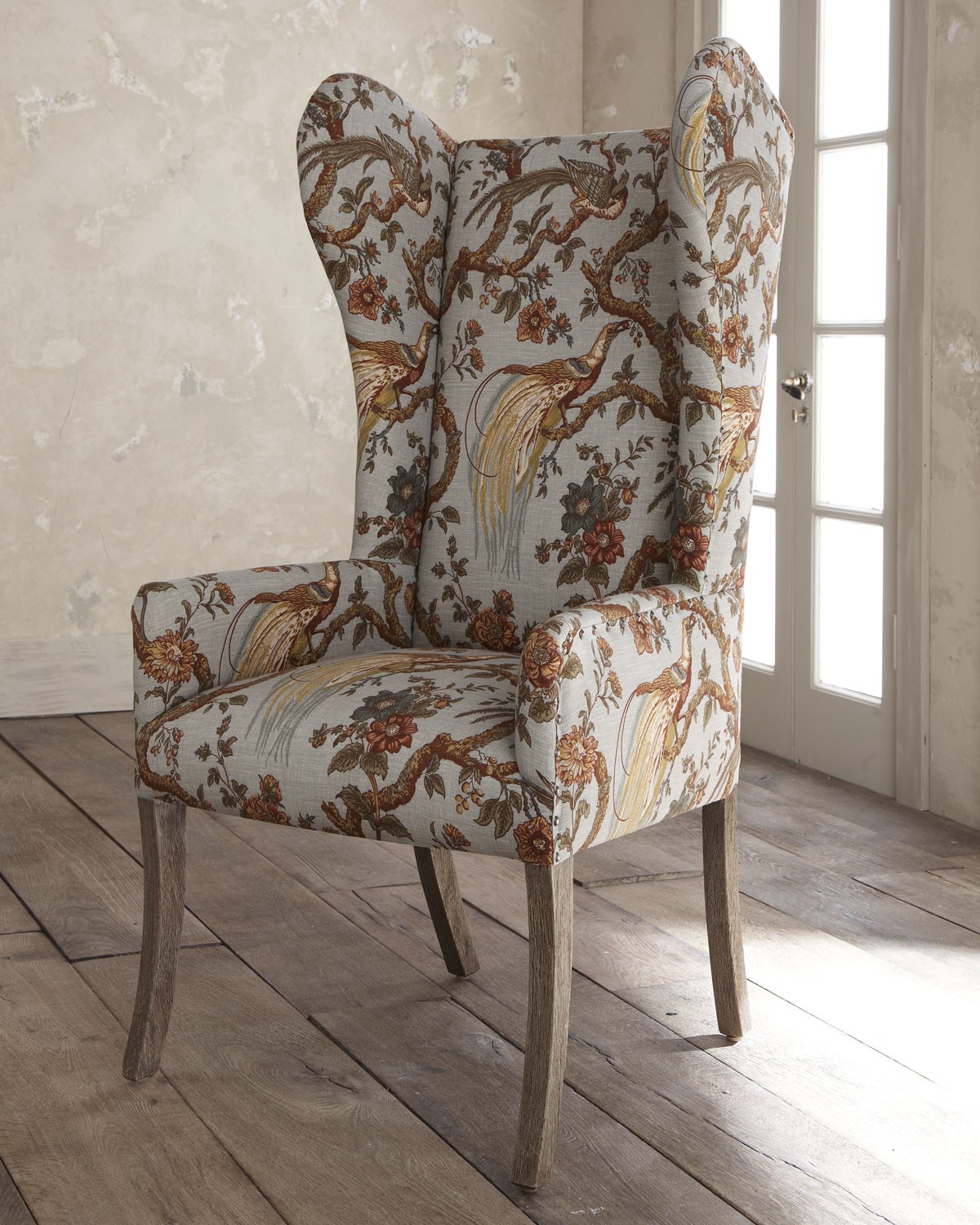 Wing dining chair