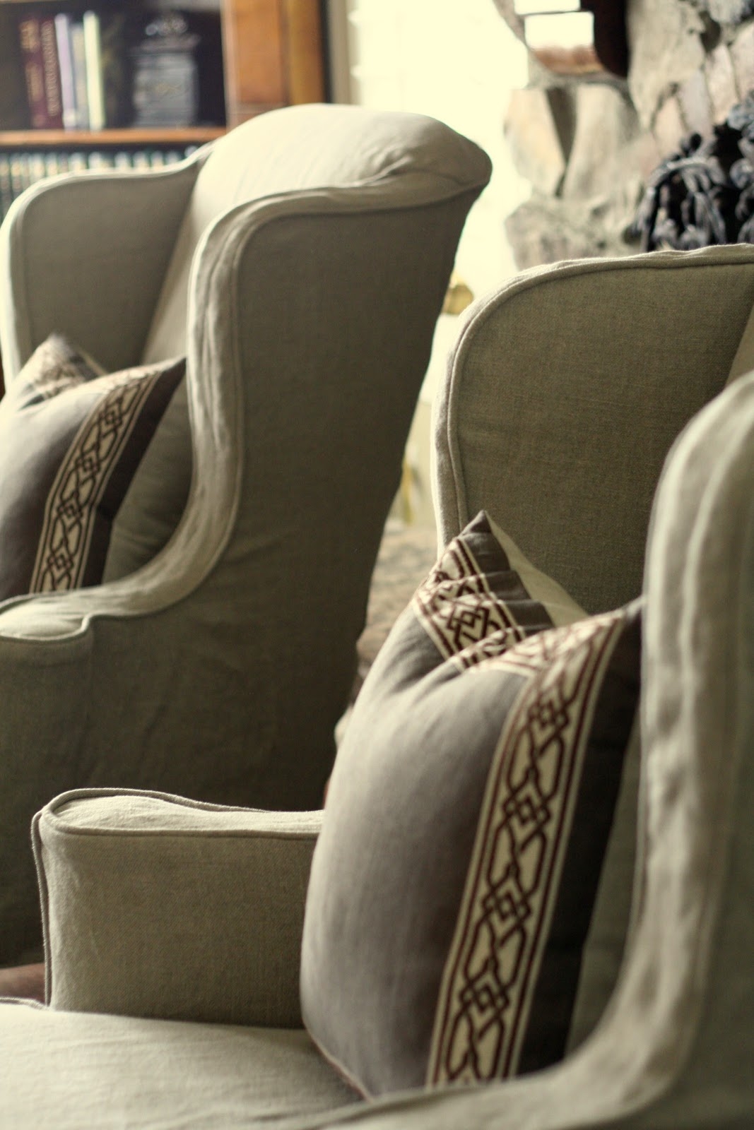 Accent chair slipcovers
