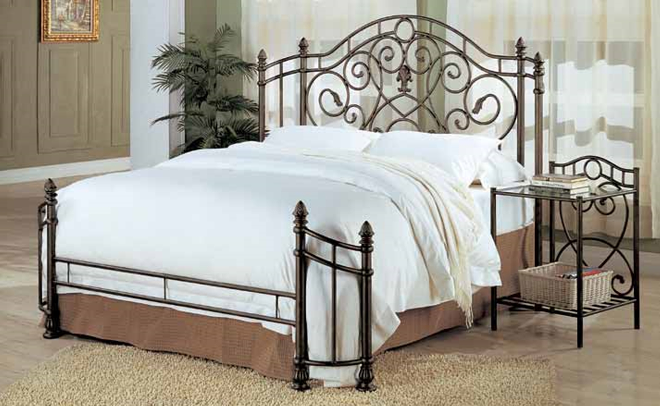 Coaster Queen Size Antique Gold Finish Metal Bed Headboard & Footboard