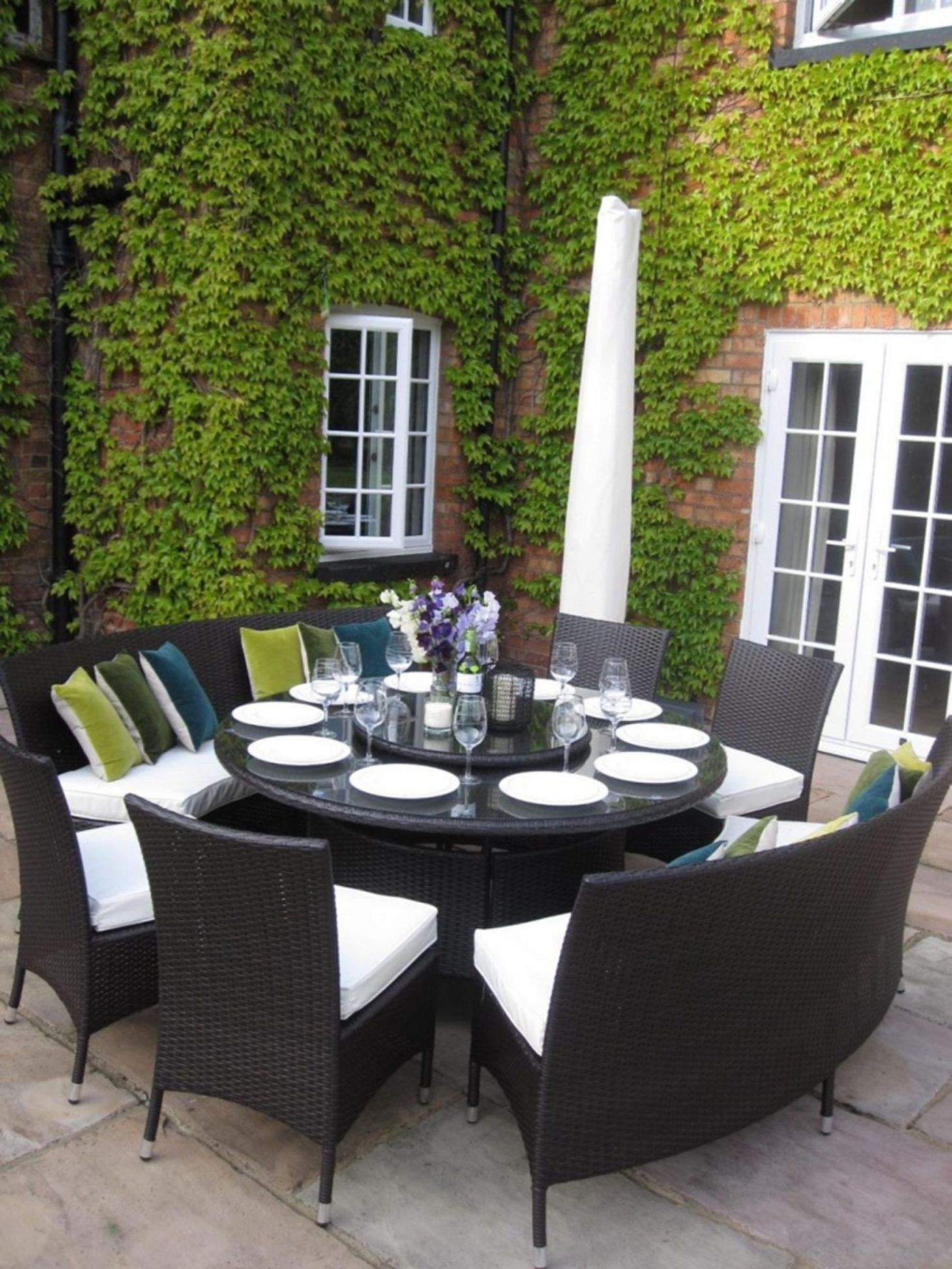 10 seater round outdoor dining table