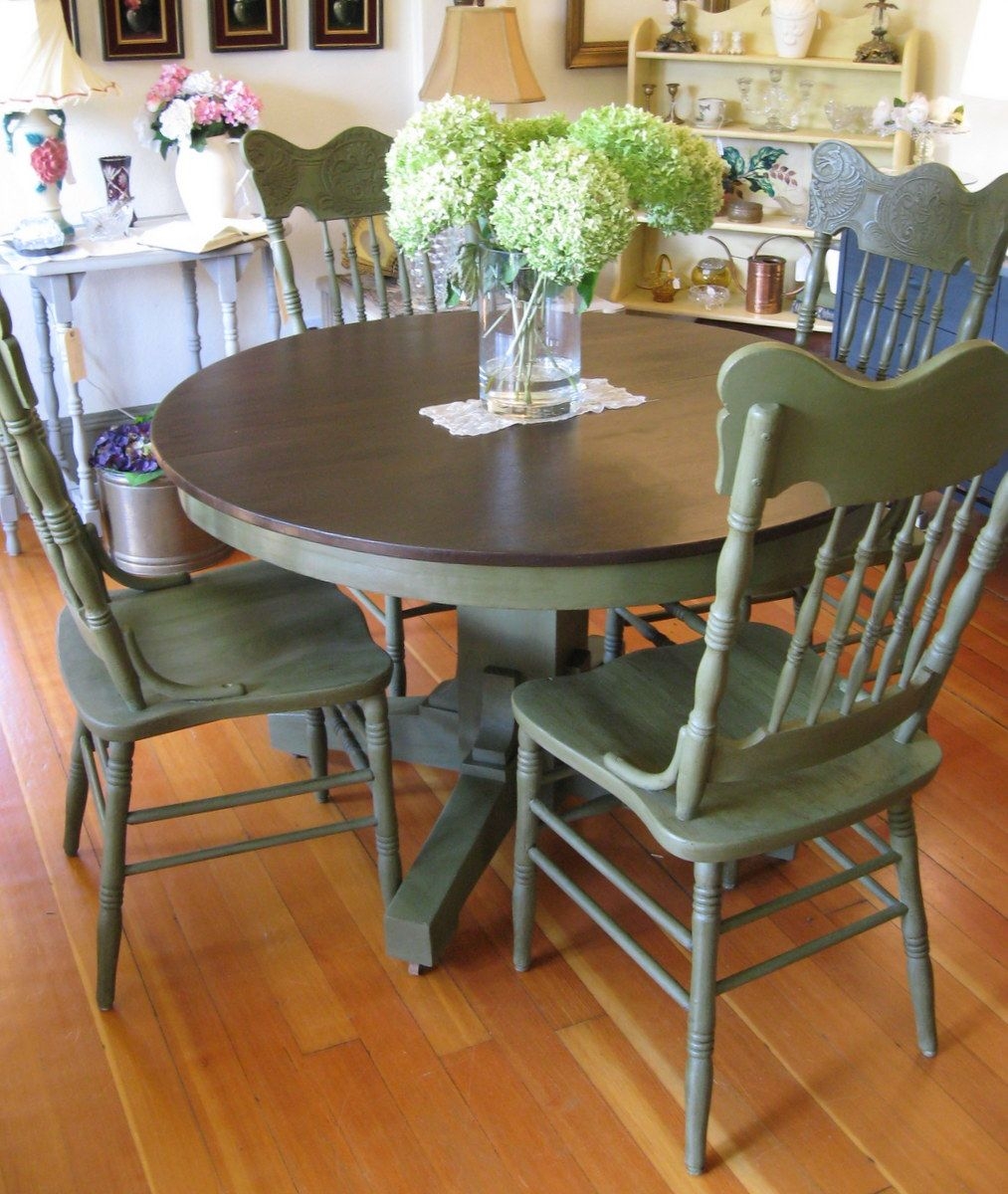 Round table dining room furniture 2