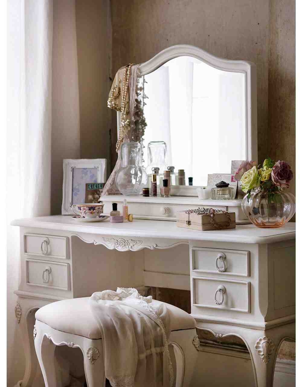 Antique vanity deals with mirror