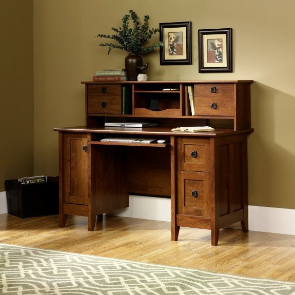 desk with lockable filing cabinet