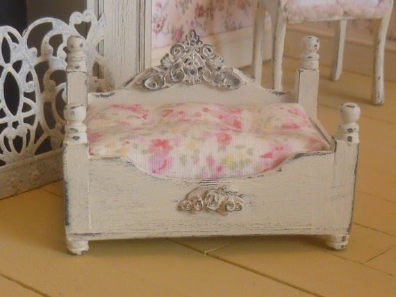 Shabby chic princess style dogpet bed