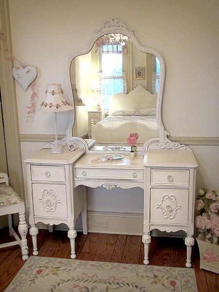 antique white bedroom vanity