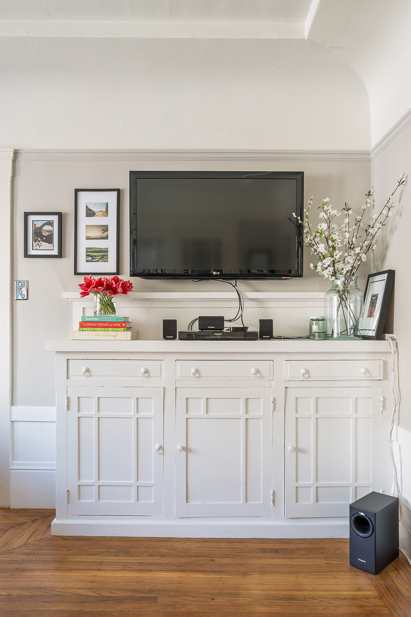White corner tv cabinet