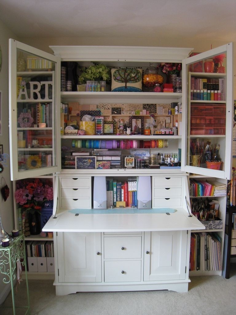 Small white secretary on sale desk with hutch