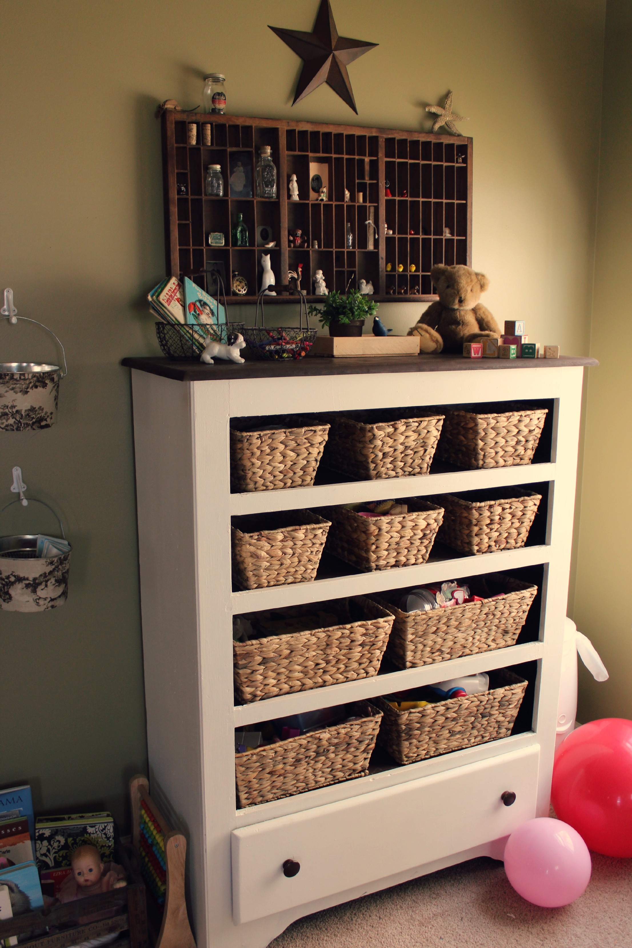 Chest of drawers with shelves 7